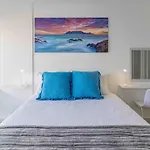Beach Front Sea View Apartment, Table View