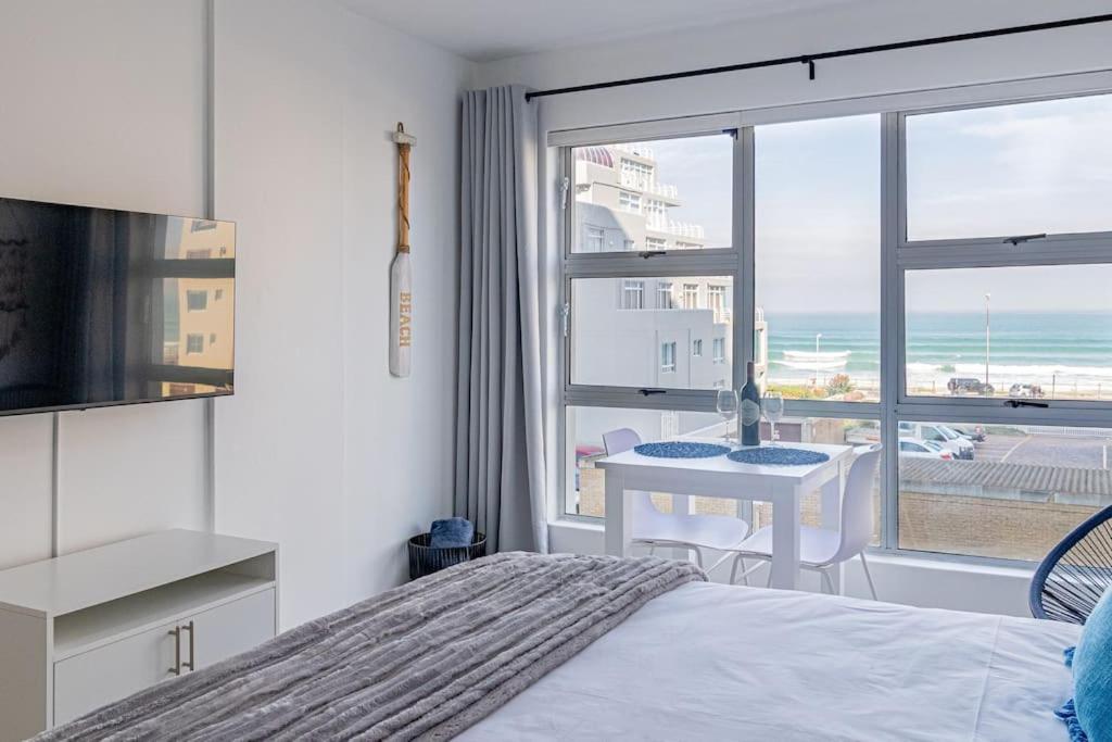 Front Sea View Apartment, Table View Apartment Cape Town
